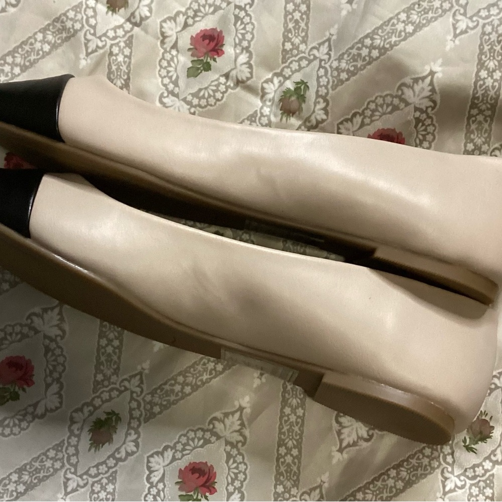 Qupid Tulin Cream and Black Flats Minimalist Loafers Size 6 & 8 - Picture 5 of 9
